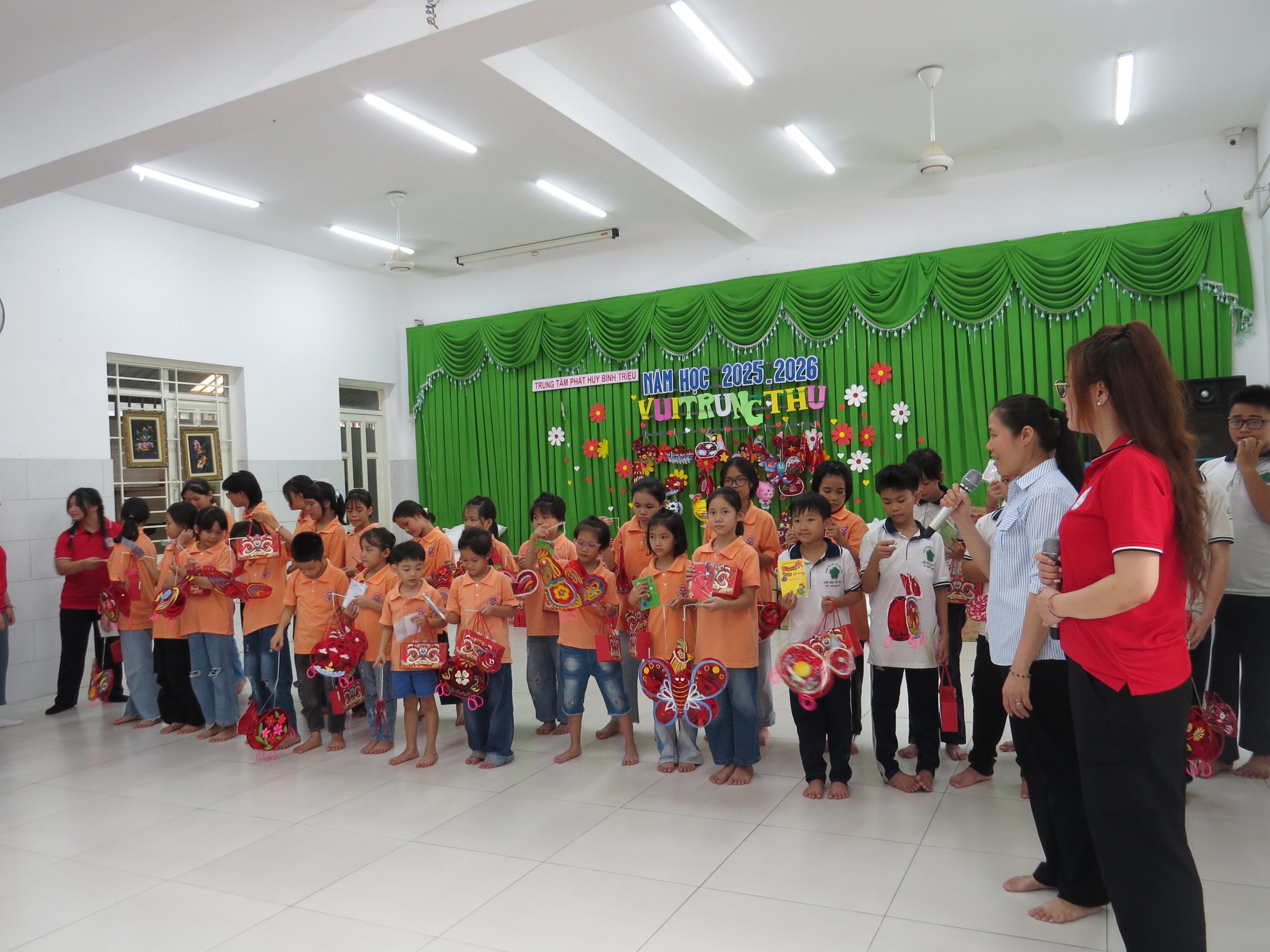 Sr Bích Huyền cám ơn đến CLB