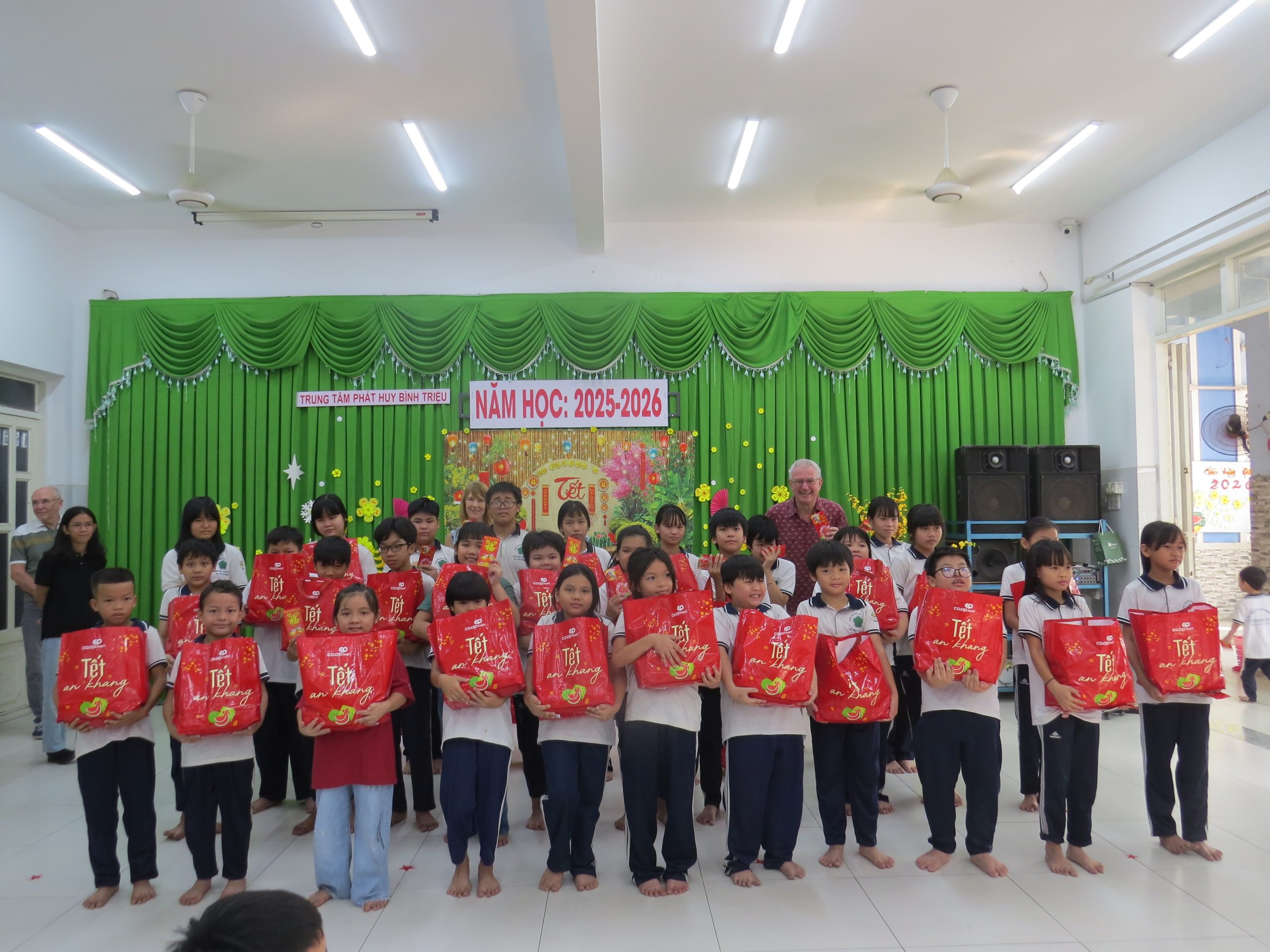 rộn ràng sắc xuân