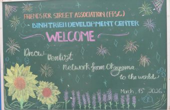 NỤ CƯỜI BỪNG SÁNG